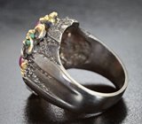 Серебряное кольцо с рубинами и изумрудами