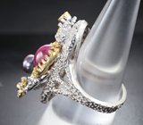 Серебряное кольцо с цветной жемчужиной, корундом и сапфирами