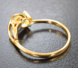 Золотое кольцо с мятно-зеленым уральским бериллом 0,64 карата Золото