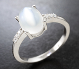 Элегантное серебряное кольцо с лунным камнем с эффектом кошачьего глаза