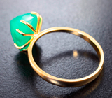 Золотое кольцо с «неоновым» изумрудом редкой огранки «сахарная голова» 4,52 карата Золото