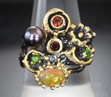 Серебряное кольцо с кристаллическим эфиопским опалом, цветной жемчужиной, гранатами и диопсидами