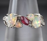 Серебряное кольцо с кристаллическими эфиопскими опалами и рубином
