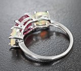 Яркое серебряное кольцо с рубином и ограненными эфиопскими опалами