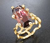 Золотое кольцо с крупным полихромным вишнево-шоколадным турмалином 8,36 карата и бриллиантами Золото