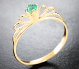 Изящное золотое кольцо с уральским изумрудом высокой чистоты 0,14 карата