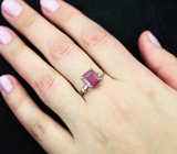 Золотое кольцо с насыщенным рубином 3,3 карата