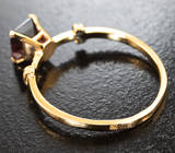 Золотое кольцо с гранатом авторской огранки со сменой цвета 1,15 карата