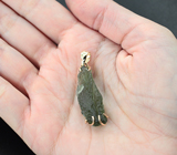 Золотой кулон с крупным молдавитом 15,45 карата