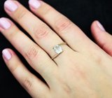 Золотое кольцо с ограненным лунным камнем 0,81 карата