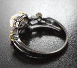Серебряное кольцо с кристаллическим эфиопским опалом и диопсидами
