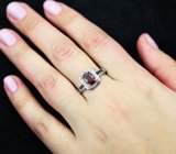 Замечательное серебряное кольцо с рубином и черными шпинелями
