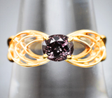 Золотое кольцо с ярким гранатом со сменой цвета 0,8 карата