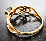 Золотое кольцо с ярким гранатом со сменой цвета 0,8 карата