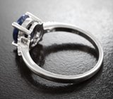 Серебряное кольцо с насыщенно-синим сапфиром