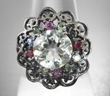 Серебряное кольцо с зеленым аметистом и разноцветными сапфирами