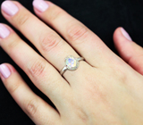 Праздничное серебряное кольцо с ограненным эфиопским опалом и разноцветными сапфирами Серебро 925