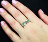 Серебряное кольцо с изумрудами и ограненными эфиопскими опалами