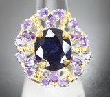 Серебряное кольцо с крупным насыщенно-синим сапфиром и аметистами