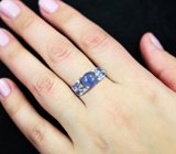 Превосходное серебряное кольцо с танзанитами
