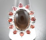 Серебряное кольцо с дымчатым кварцем и альмандинами гранатами
