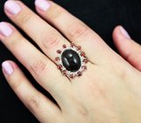 Серебряное кольцо с дымчатым кварцем и альмандинами гранатами
