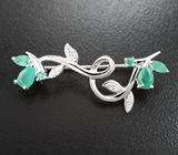 Изысканная серебряная брошь с изумрудами