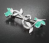 Изысканная серебряная брошь с изумрудами