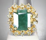Серебряное кольцо с насыщенным изумрудом классической огранки 5,53 карата и голубыми топазами