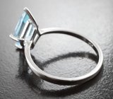 Изящное серебряное кольцо с голубым топазом авторской огранки Серебро 925