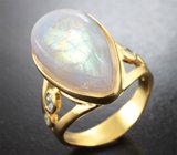 Серебряное кольцо с лунным камнем и голубыми топазами
