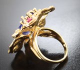 Крупное коктейльное золотое кольцо со сверкающим танзанитом роскошного цвета 10,58 карата, рубиновой шпинелью и бриллиантами