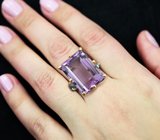 Серебряное кольцо с крупным аметистом и голубыми топазами