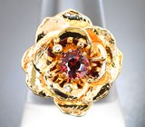 Массивное золотое кольцо c ярко-красной рубиновой шпинелью бриллиантовой огранки 0,67 карата и бриллиантами