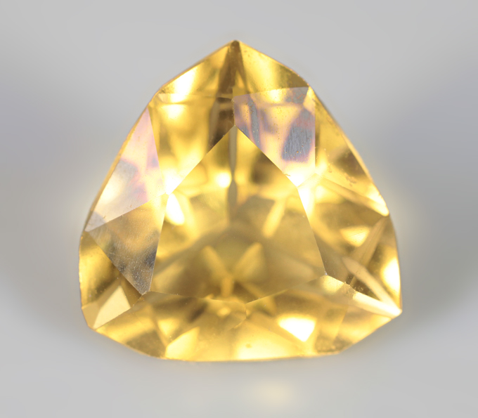 Чистейший цитрин авторской огранки 3,79 карата