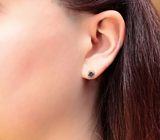 Золотые пусеты с яркими насыщенными танзанитами 1,27 карата