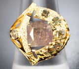 Эксклюзив! Крупное золотое кольцо с центральным насыщенным уральским александритом 2,97 карата, «неоновыми» александритами и бриллиантами
