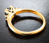 Золотое кольцо с редкими синими гранатами со сменой цвета 1,38 карата