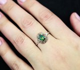 Великолепное серебряное кольцо с ограненным черным опалом и разноцветными сапфирами