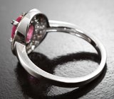 Серебряное кольцо с розовым «неоновым» и разноцветными сапфирами