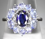Роскошное серебряное кольцо с синим сапфиром и танзанитами