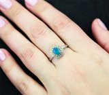 Праздничное серебряное кольцо с ограненным опалом и разноцветными сапфирам