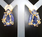 Крупные эффектные золотые серьги с крупными насыщенными бархатисто-синими танзанитами 20,85 карата, голубыми сапфирами и бриллиантами