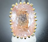 Яркое коктейльное золотое кольцо с крупным розовым морганитом 49,21 карата и россыпью бриллиантов