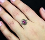 Серебряное кольцо с ярким рубином и разноцветными сапфирами бриллиантовой огранки