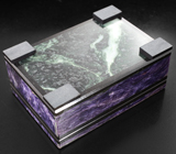 Шкатулка для украшений из сибирского чароита, серпентина и долерита