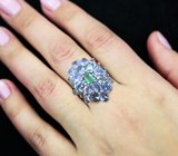 Роскошное серебряное кольцо с изумрудом и танзанитами высокой чистоты