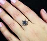 Серебряное кольцо с насыщенно-синим и разноцветными сапфирами бриллиантовой огранки