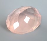 Чистейший крупный розовый кварц эффектной огранки 31,33 карата