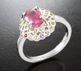 Серебряное кольцо с ярким рубином и разноцветными сапфирами бриллиантовой огранки